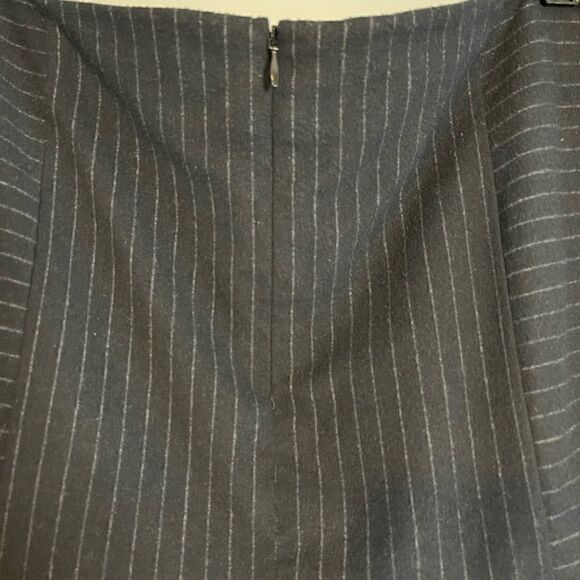 Joie Iveta Navy Pinstripe Skirt || SZ L - Picture 9 of 16